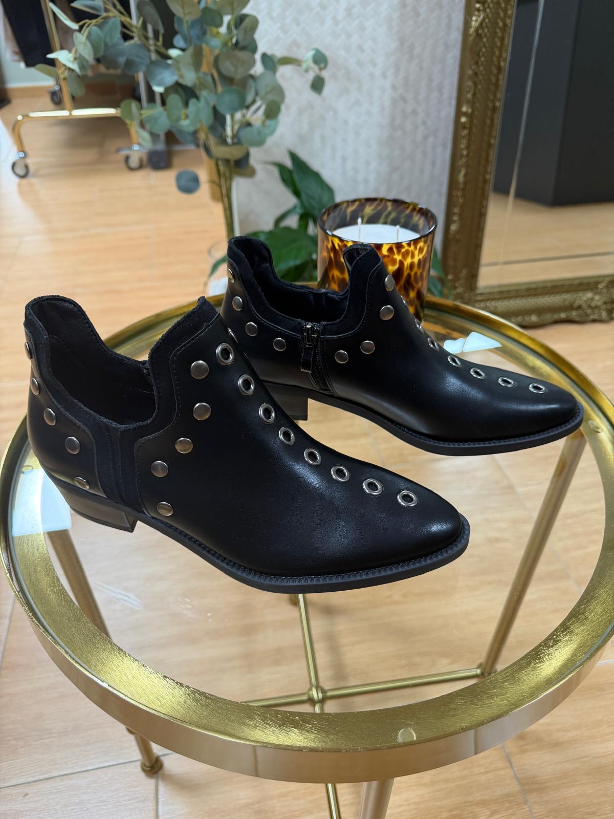 BOTINES